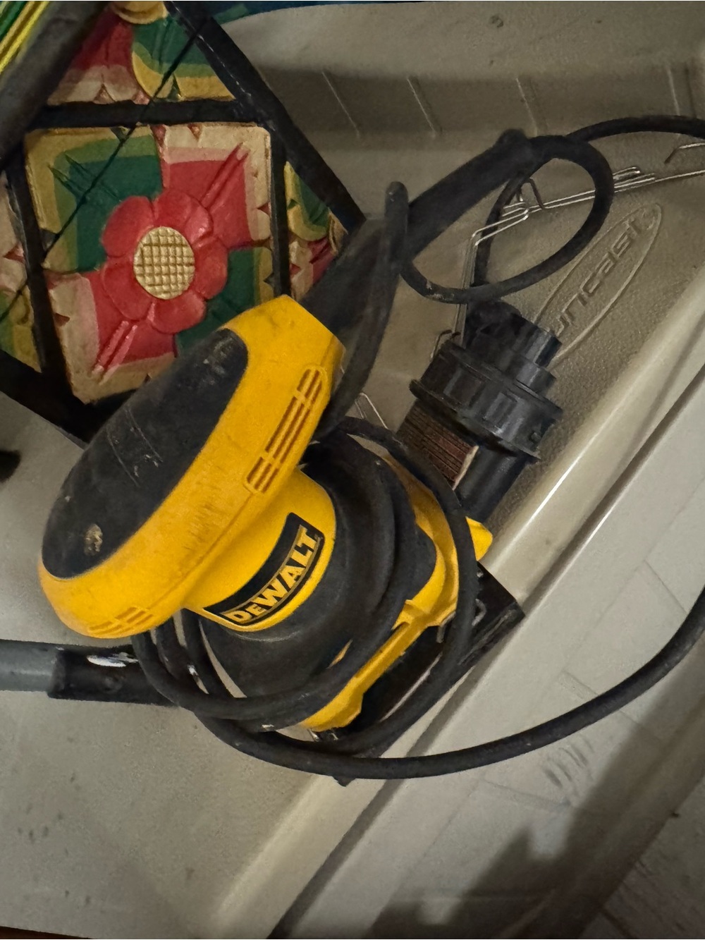 DeWalt D2644
1/4 Sheet Palm Sander (finishing sander)